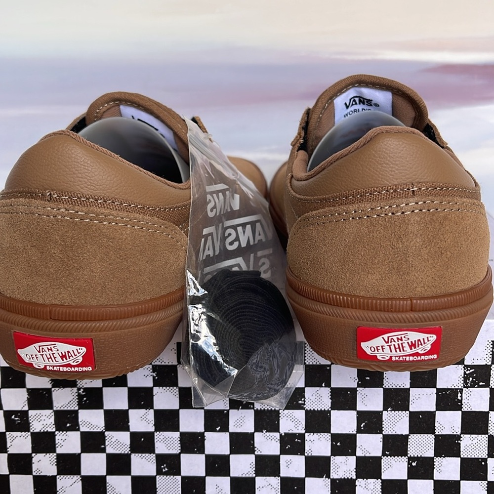 Vans WMNS Gilbert Crockett
Brown/Gum
VN0A5JIFB7G
Sneakers - Picture 14 of 16